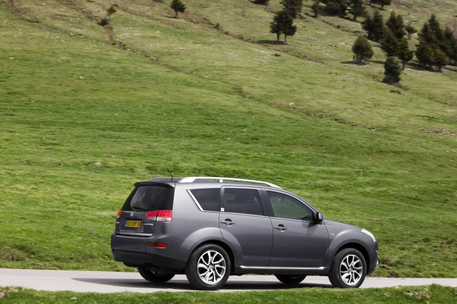  Citroen C-Crosser 2008 года  (фото 25 из 144)